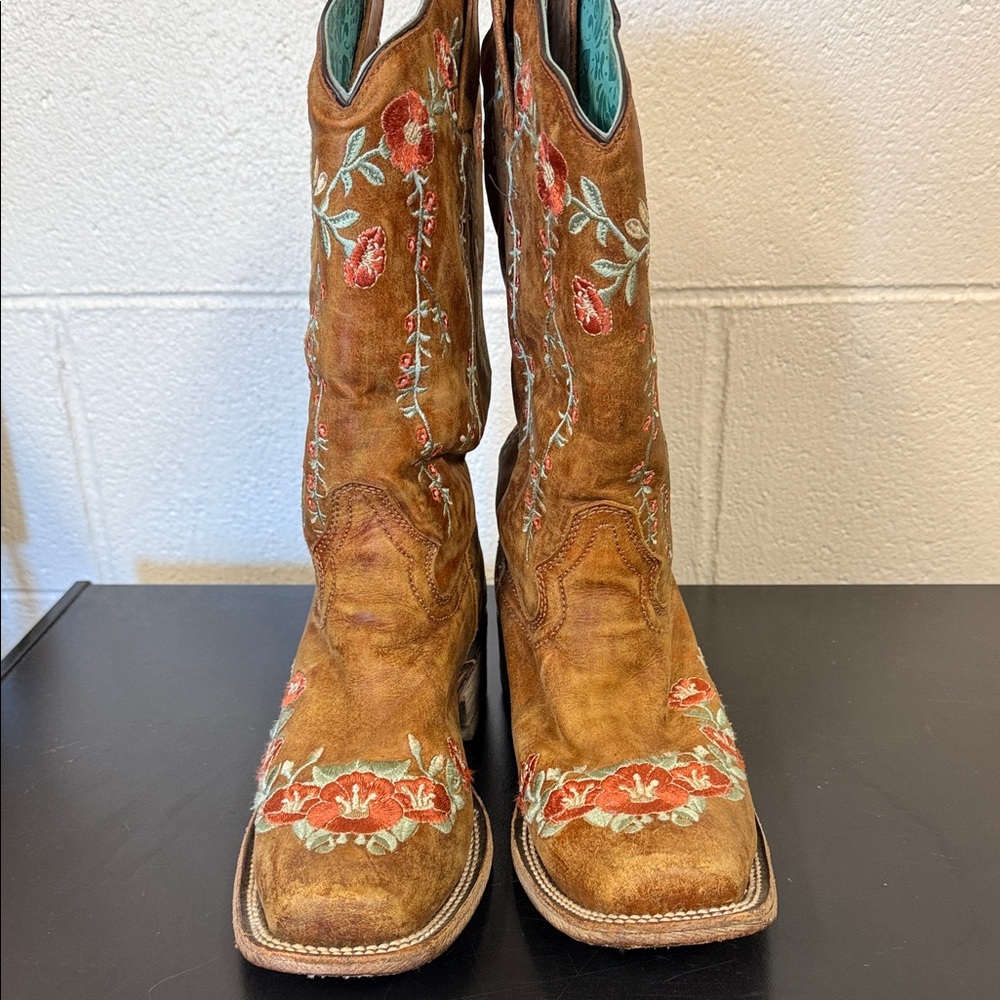 Floral Embroidered Tan Heeled Boots